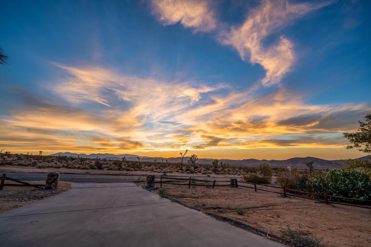 The Stargaze In Joshua Tree - Pool, Hot Tub, Views Villa Bagian luar foto